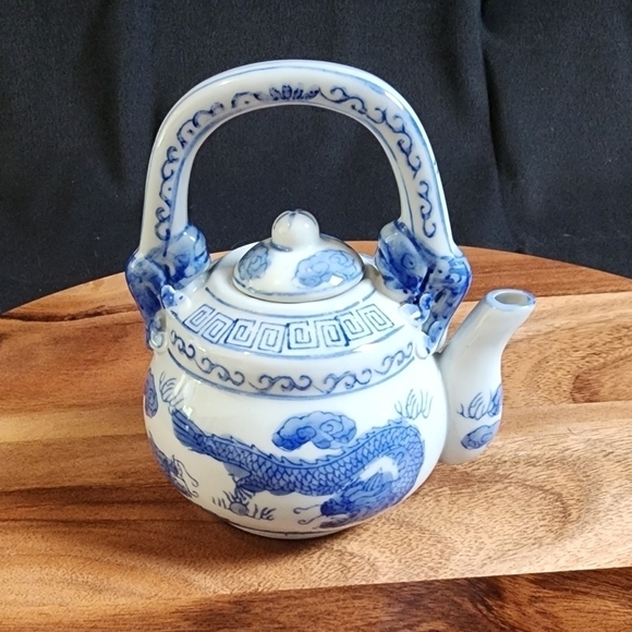 Vintage Asian Hand Painted Blue TeaPot. - Picture 5 of 8